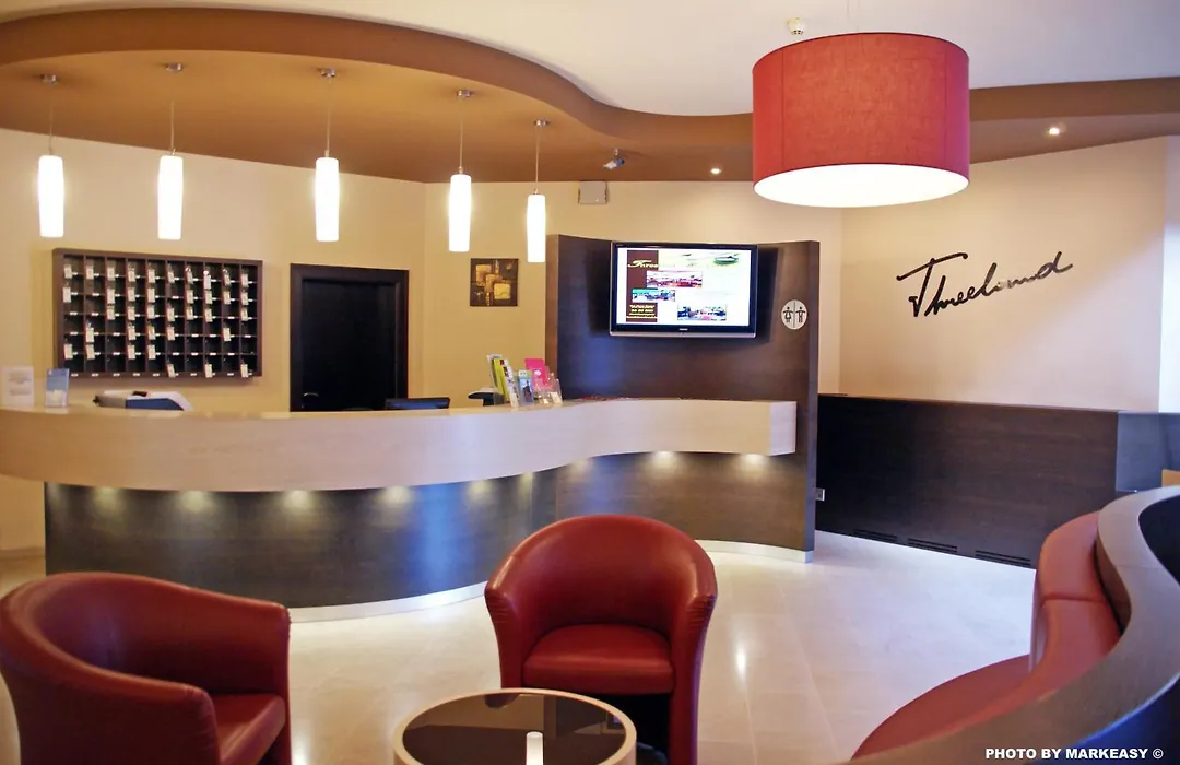 Threeland Hotel-1